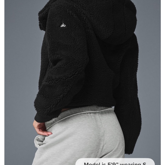 ALO Yoga Foxy Sherpa Jacket - Picture 3 of 7